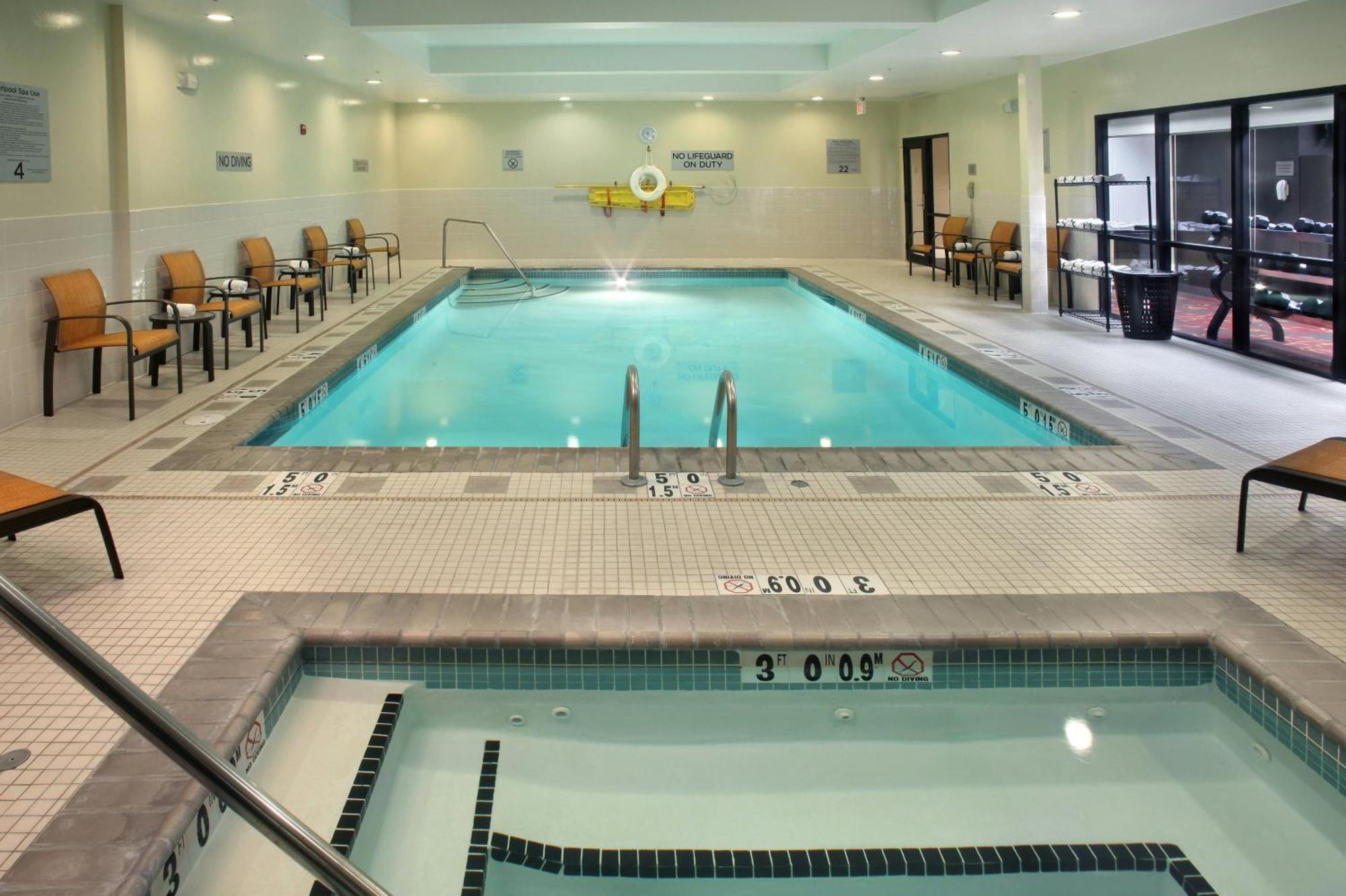 Отель Courtyard By Marriott Providence Уорик Экстерьер фото