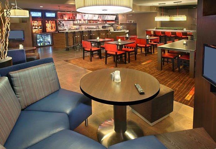 Отель Courtyard By Marriott Providence Уорик Экстерьер фото